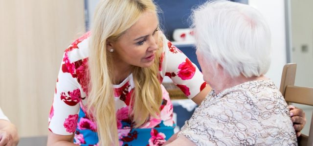 JAK WYGLĄDA OPIEKA SENIORALNA W POLSCE?