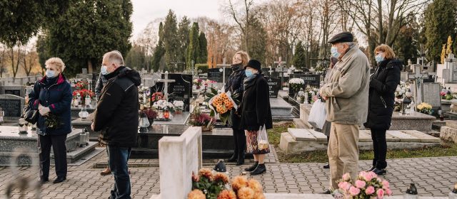 Psychiczne i duchowe aspekty pogrzebów online