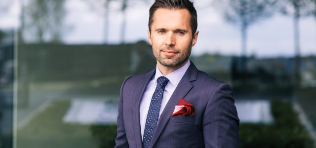 Czy to najlepszy moment na sprzedaż nieruchomości premium? Mimo pandemii praca agenta nieruchomości nie zwolniła tempa… wręcz przyspieszyła