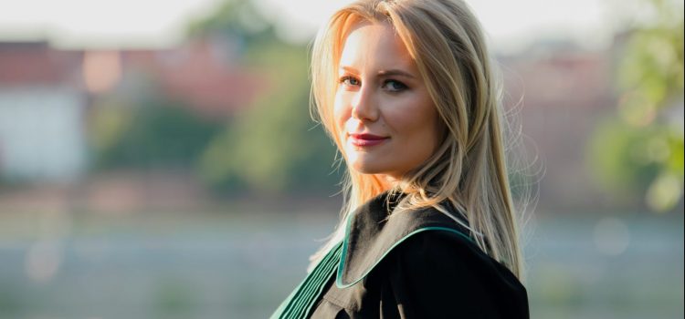 Planujesz oświadczyny? Sprawdź jakie prawa obowiązują narzeczonych i pozostających w związku partnerskim