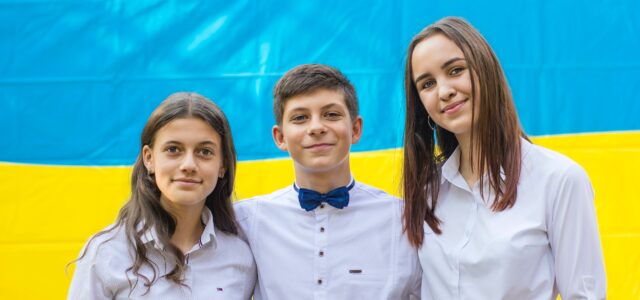 Ukraińskie dzieci w polskich szkołach – Jak je wspierać w nadchodzącym roku szkolnym?