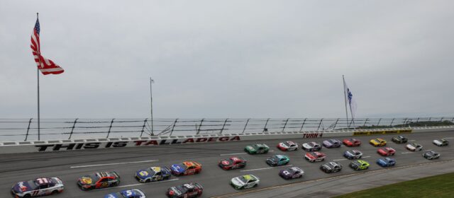 NASCAR Cup Series intensyfikuje emocje związane z playoffami – kolejne wyścigi na żywo w Motowizji