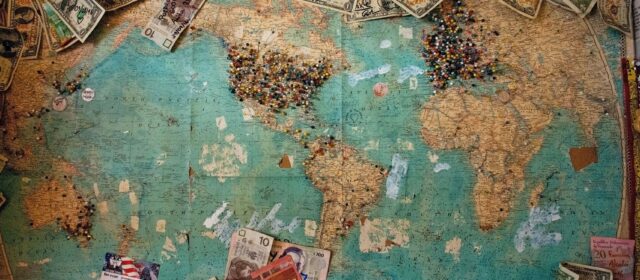 Finansowa emigracja – czy warto inwestować z zagranicy?