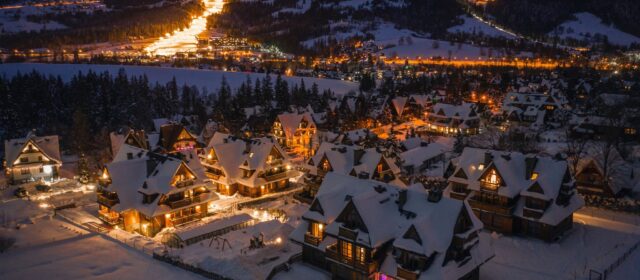 Zimowe ferie bez jednego scenariusza. Krócej, częściej i bardziej elastycznie