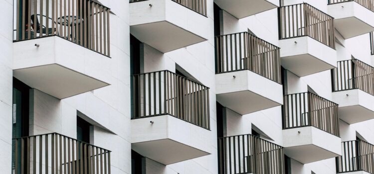 Neither cadastral tax nor subsidies – the real estate market’s fate lies elsewhere