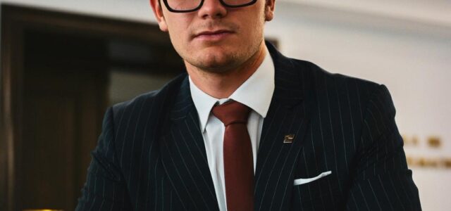 19 lat i miliard wyświetleń. Julian Heller zbudował firmę szybciej niż większość zaczyna studia