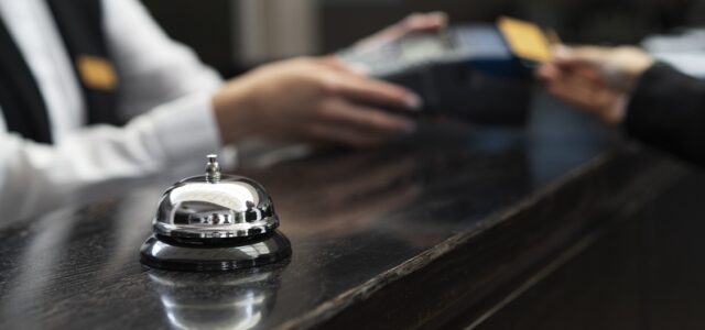 Oszczędzanie na pracownikach? W tej branży to nie do pomyślenia